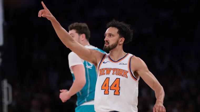 Knicks bench erupts as Landry Shamet and Jordan Clarkson combine for 60