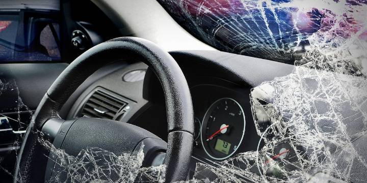 1 dead following rollover crash on Kansas Turnpike