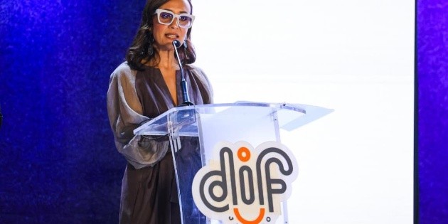 Maye Villa de Lemus rinde su primer informe frente al DIF