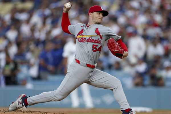 Cardinals deal Sonny Gray to Red Sox