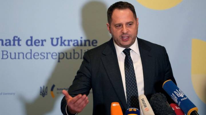 Top Zelensky aide resigns amid corruption probe as Ukraine peace talks progress