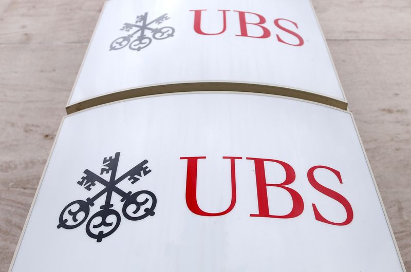 UBS reaffirms Swiss base after report of talks on possible U.S. move