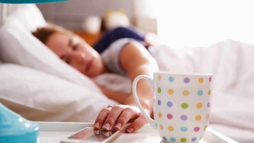 ¿Hace daño usar el celular antes de dormir? Esto dice un estudio