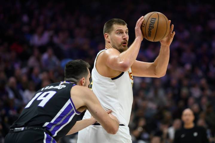 Nuggets extend winning streak to five with victory over Kings