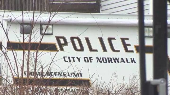 Man dies after colliding head-on with stonewall in Norwalk