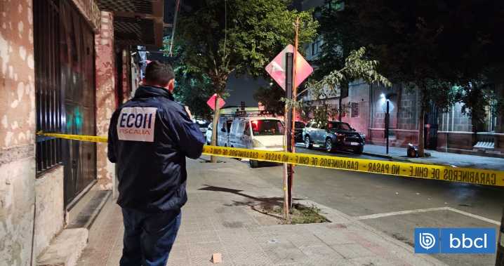 Estudiante de arquitectura es asesinado cuando llegaba a su hogar en el centro de Santiago