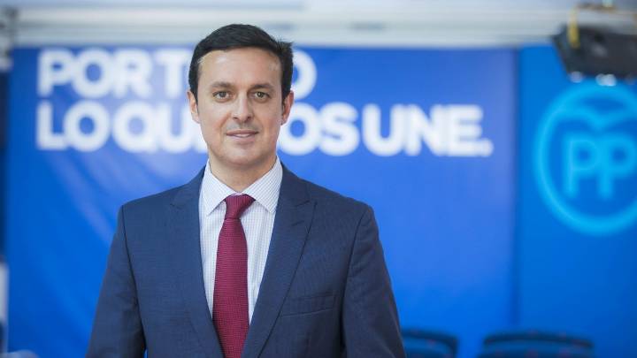 El PP-A suspende de militancia al presidente de la Diputación de Almería