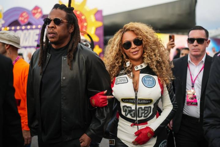 Beyoncé Makes Surprise Appearance at F1 Las Vegas Grand Prix With Jay