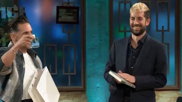 La treta de Bustamante para anunciar su nueva colonia en 'La Revuelta' se vuelve en su contra gracias a Grison