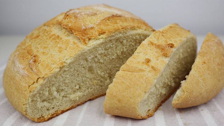 Cómo hacer Pan casero con masa de pizza: la receta rápida y esponjosa con 4 ingredientes