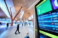 Trump drops airline compensation rule before holiday travel