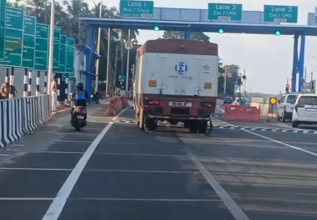 Kasaragod: Toll collection at Arikkady Plaza temporarily suspende...