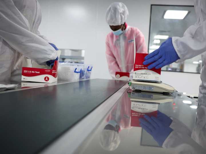 International funding cuts disrupted global response to HIV, UN report says