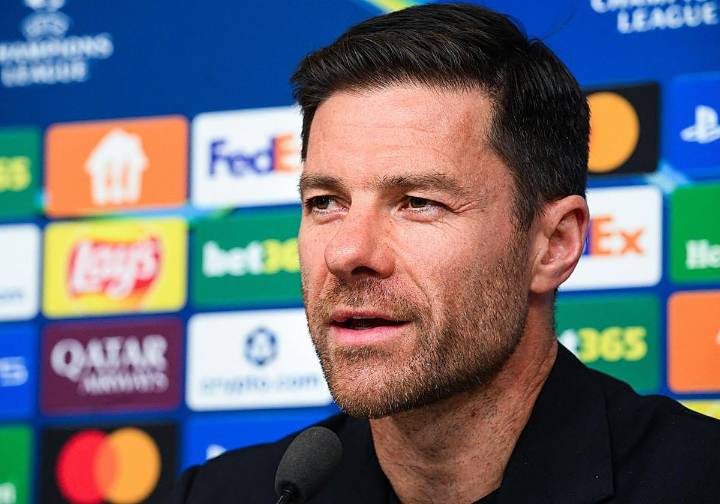 Xabi Alonso apela a las enseñanzas de Ancelotti y Mourinho para gestionar su momento más convulso