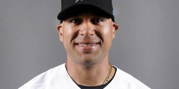 Edwar Gonzalez named Phillies' assistant hitting coach