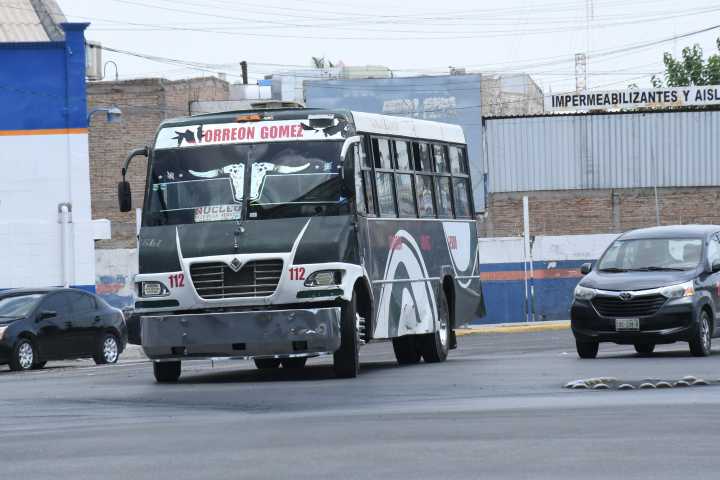¿Cuál es el estado del transporte público en La Laguna de Durango?