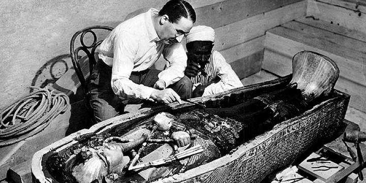 La verdadera maldición de Tutankamón: defectos genéticos por ser hijo de hermanos, una enfermedad ósea y una picadura de mosquito