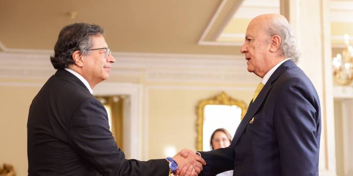 Estas serían las razones de César Julio Valencia Copete para no asumir el cargo de ministro de Justicia, según una carta enviada a Petro