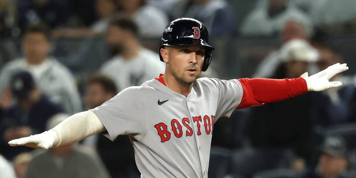 If Alex Bregman opts out, where does that leave Red Sox?