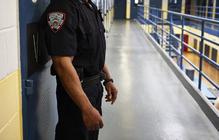 NYC Correction Dept. pilots 12-hour tours for jail officers once again