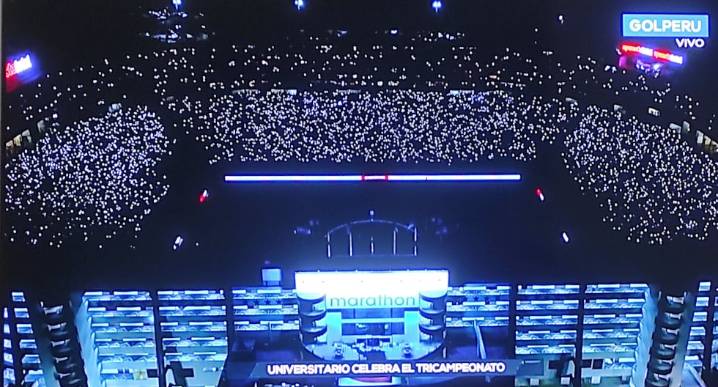 ¡Apagón en el Monumental!: Universitario dio la vuelta a oscuras como hace dos años en Matute | VIDEO Cremas recordaron la celebración en Matute, con vuelta olímpica en el Monumental a oscuras.