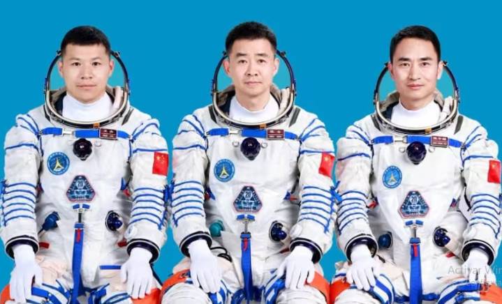 Impacto con basura espacial retrasa el regreso de tres astronautas chinos a la Tierra