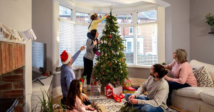 Exact date you should put Christmas tree up and it's before December