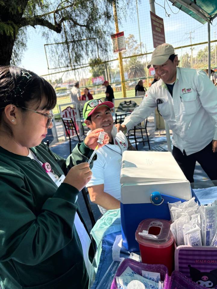 Ciudadanos respaldan el programa de vacunación de “Proyecto Social Naucalpan”