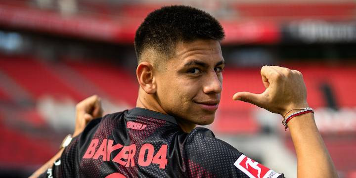 Los rumores sobre el regreso del Diablito Echeverri a River Plate en medio de su presente irregular en Bayer Leverkusen