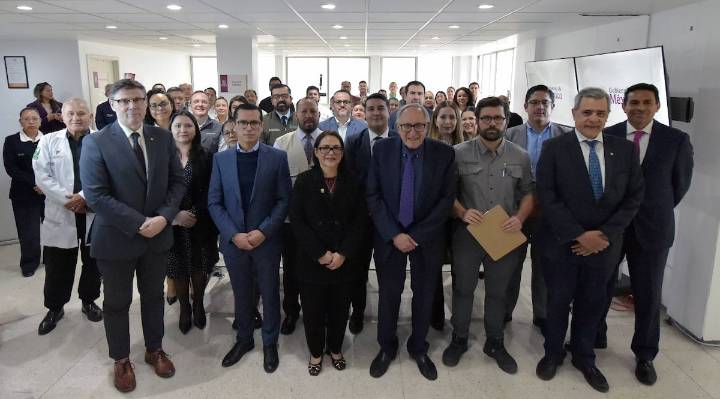 La CFE proveerá puntos de internet gratuitos en clínicas y centros de salud del IMSS Bienestar