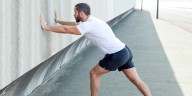 Reservar el estiramiento estático para después de correr favorece la recuperación muscular, según expertos