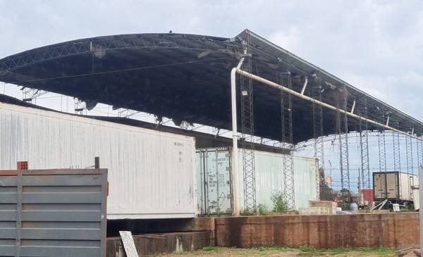 Incendio con explosiones destruyó parte de un frigorífico en Posadas