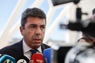 Mazón desvelará este lunes su futuro tras reunirse con Feijóo en plena tormenta política