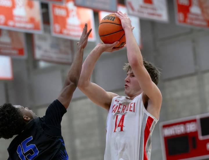 Fall Signing Day 2025: Mater Dei’s Luke Barnett, Kaeli Wynn sign
