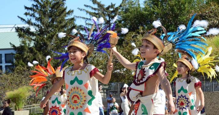Brookfield Zoo Chicago lights up fall with festive events & holiday magic