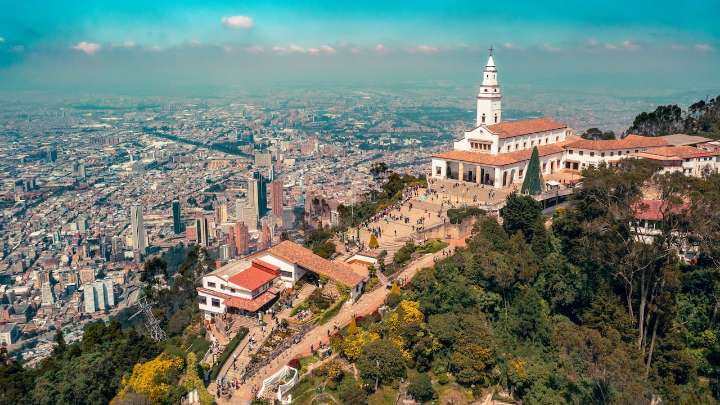 Trabajo sí hay en Bogotá: cientos de empresas están contratando esta semana