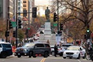 Trump afirma que el "animal" que atacó a dos miembros de la Guardia Nacional "pagará un precio muy alto"