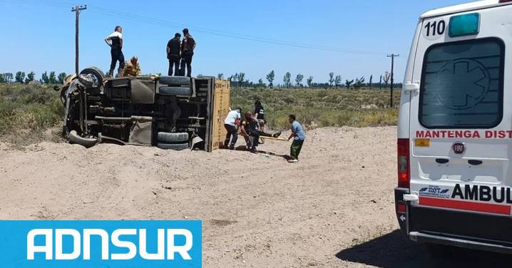 18:08 Violento choque múltiple en la ruta 151 dejó heridos y un rescate complejo
