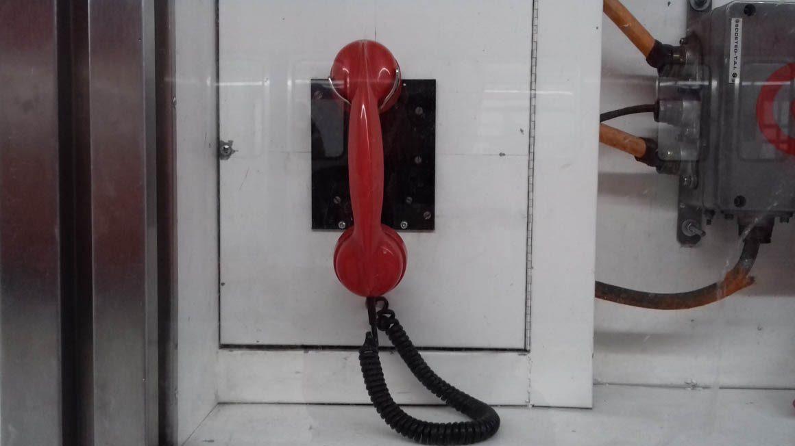 Teléfono rojo