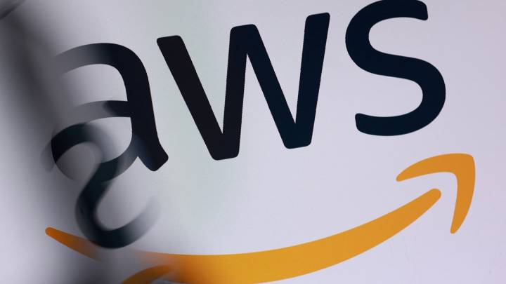 Amazon building Fastnet, its first solo subsea cable project