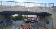 Interrumpidas siete líneas de Ferrocarriles en Cataluña por un camión que ha chocado con un puente