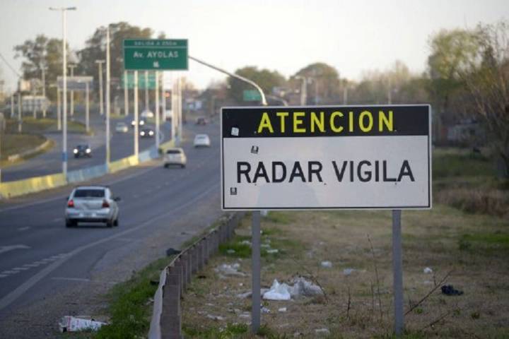 Poco conocido en la Argentina. El truco para saber dónde están los radares de velocidad al manejar