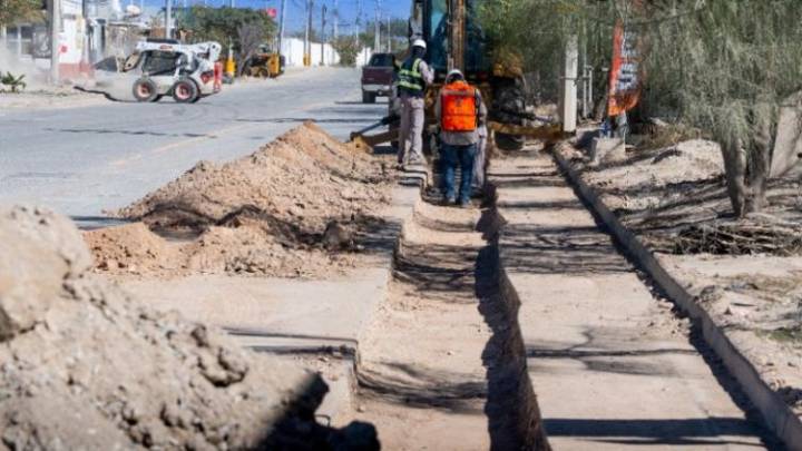 J+ repara calles dañadas en Urbi Villa del Prado tras petición vecinal