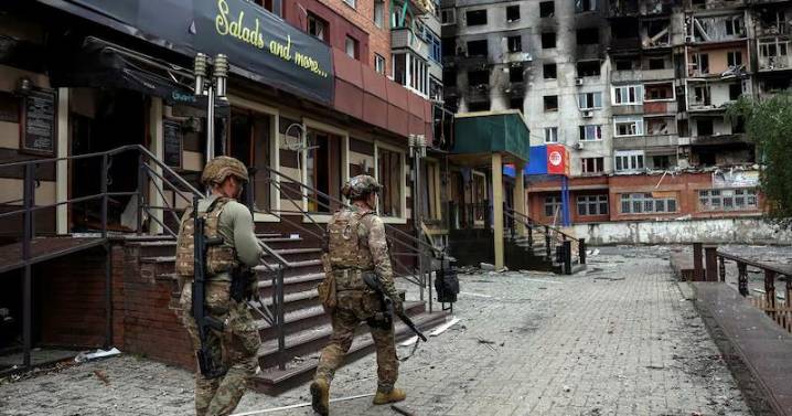 Russia Demands Surrender of Ukrainian Troops in Pokrovsk and Kupiansk Amid Encirclement