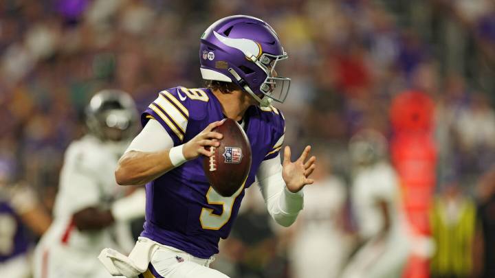 Vikings will have only two quarterbacks at Lions: J.J. McCarthy and Max Brosmer