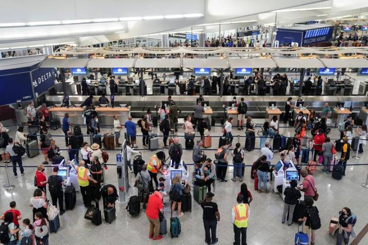 More than 3.2 million US air passengers impacted by government shutdown, airline group says
