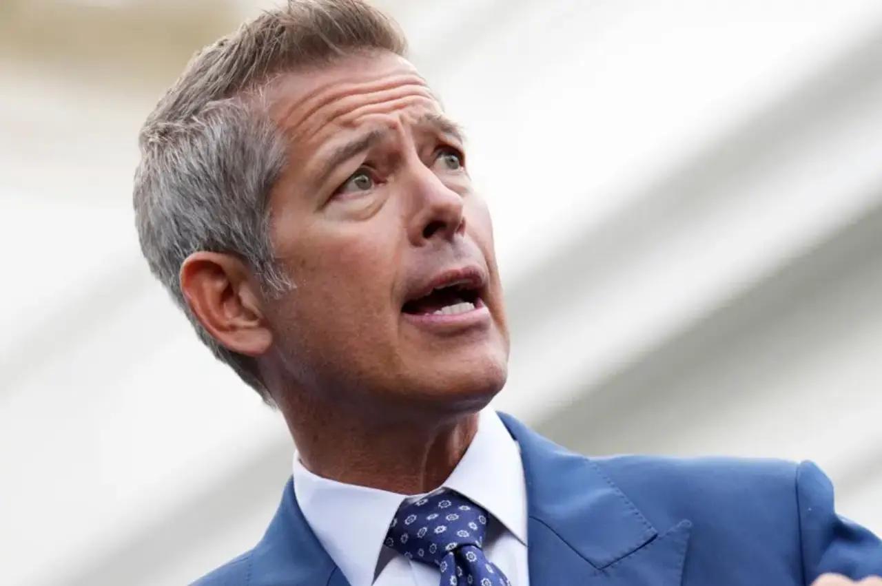 Advierten que viajeros en EU podrían enfrentar ‘caos masivo’ si cierre se prolonga más