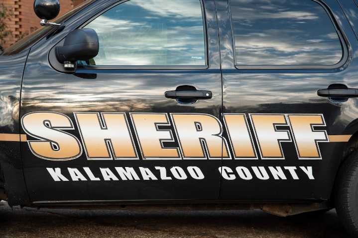 Bomb squad called to bank after suspicious package left outside