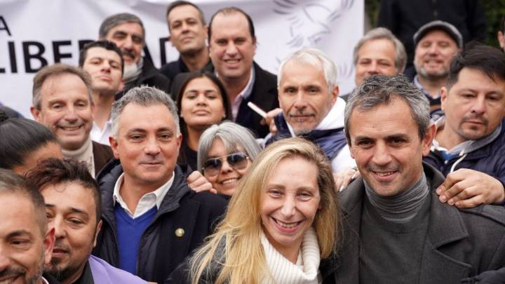 Arde la interna en La Libertad Avanza: Karina Milei blinda bloques de la Legislatura bonaerense