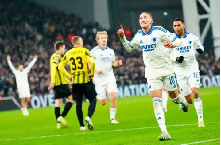 El Copenahgue de Rodrigo Huescas logra su primera victoria en Champions